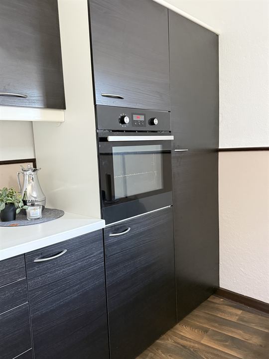 Küche mit Backofen
